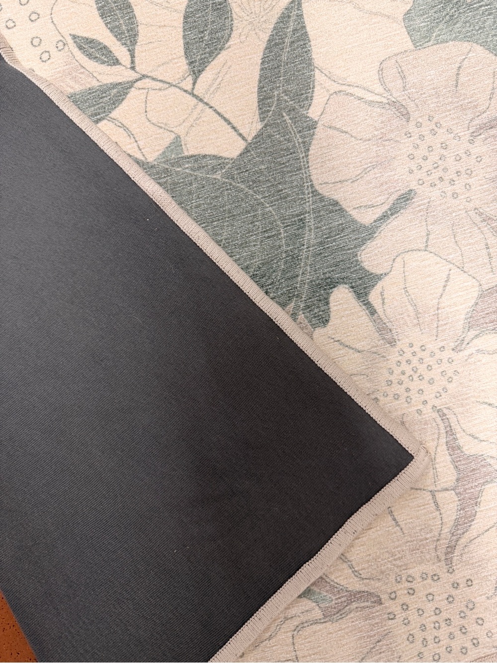 Ruggable Washable Floral Pattern Area Rug - Sage and Cream - Picture 3 of 4